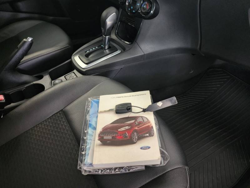 FORD - FIESTA - 2018/2018 - Branca - R$ 64.900,00