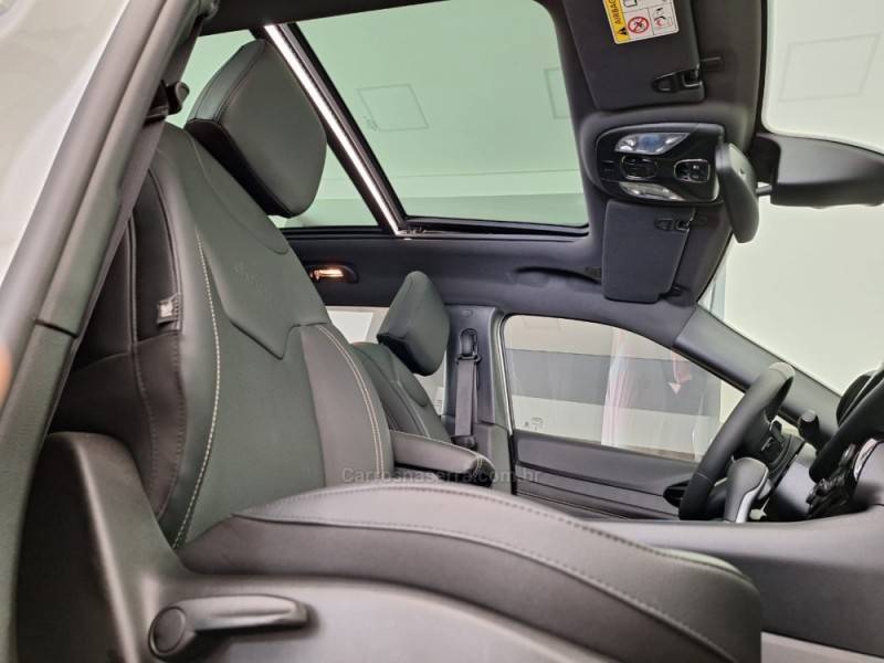 JEEP - COMPASS - 2024/2025 - Branca - R$ 209.900,00