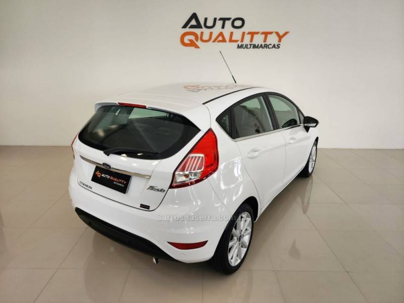 FORD - FIESTA - 2018/2018 - Branca - R$ 64.900,00