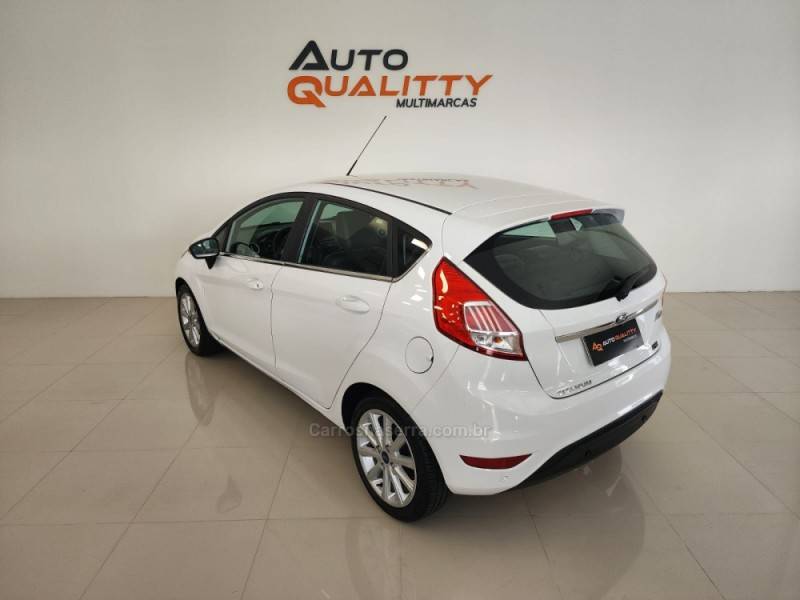 FORD - FIESTA - 2018/2018 - Branca - R$ 64.900,00