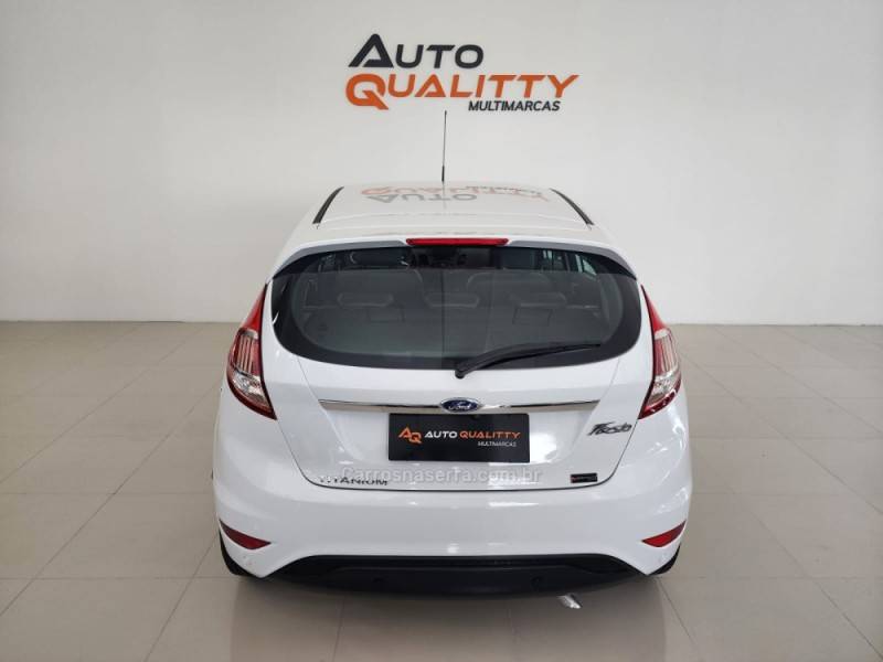 FORD - FIESTA - 2018/2018 - Branca - R$ 64.900,00